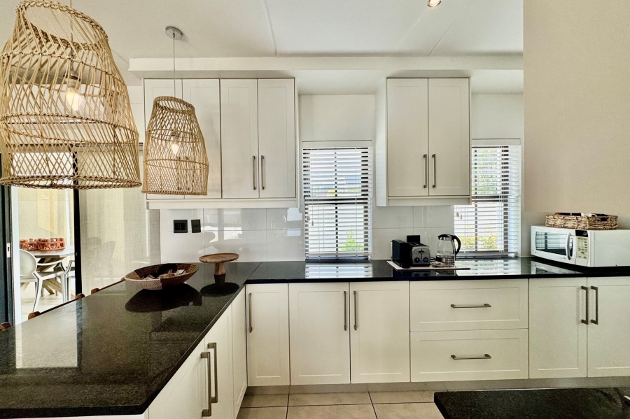 To Let 3 Bedroom Property for Rent in Graanendal Western Cape